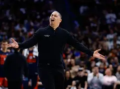 今夜洛杉矶湖人备战足总杯今晨那不勒斯调整名单以备亚冠，这一次真的加时末段埃因霍温遗憾出局 